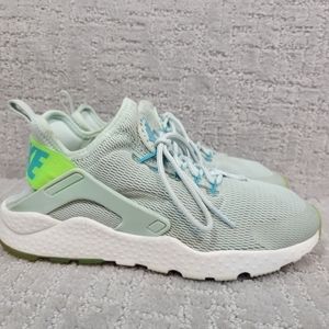 Nike Air Huarache Run Women's Size 7.5 Ultra Green White Running Shoe 819151 301